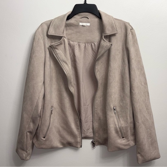 Maurices Jackets & Blazers - MAURICES Light taupe faux suede Moto jacket Large